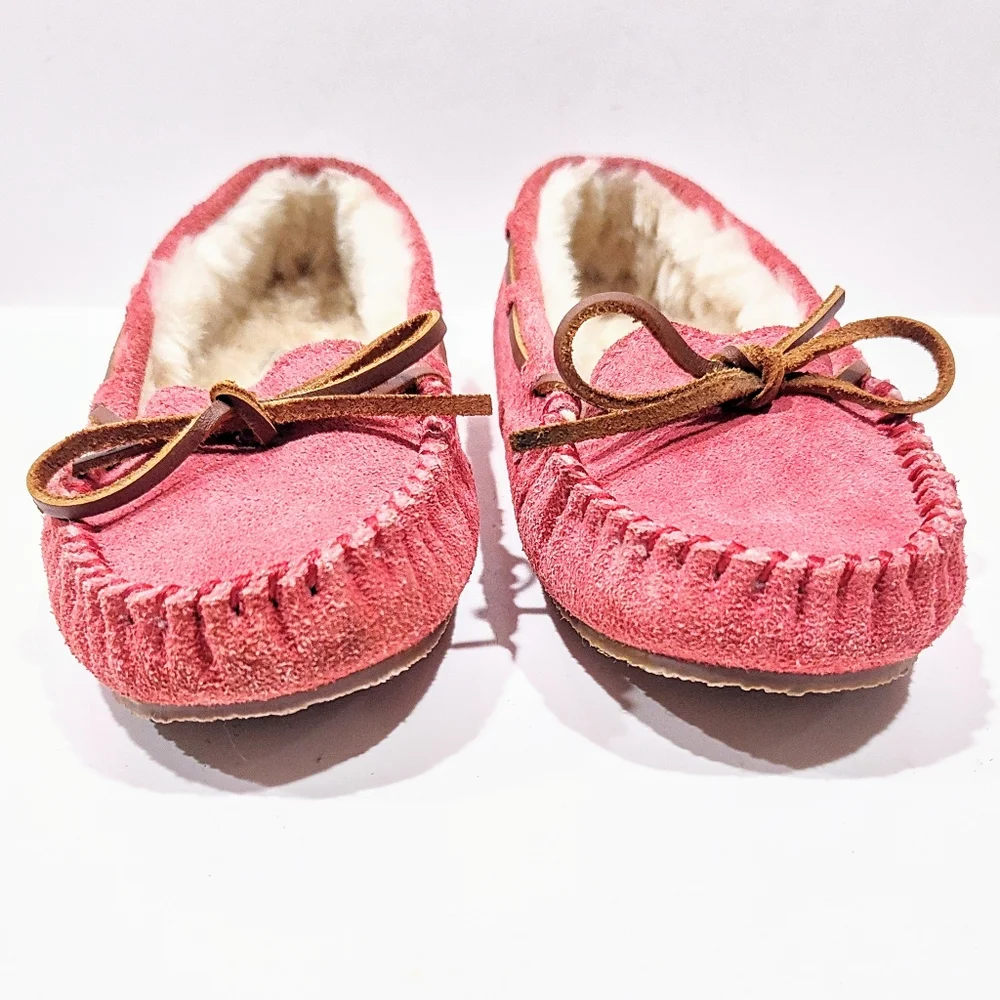 Minnetonka Cassie Pink Slippers Moccasins Girls Size 3 Suede Leather Slip Ons